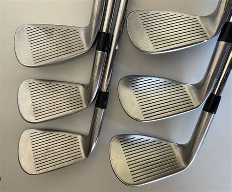 The Forged 735.CM progress from pure cavity back in the long irons to pure muscleback in the scoring clubs. With this step, Titleist acknowledges that even the best players in the world might not want a blade 3-iron or even a blade 4-iron. They acknowledge that the purpose of a 5-iron is not necessarily to go pin-hunting, but to make give ...